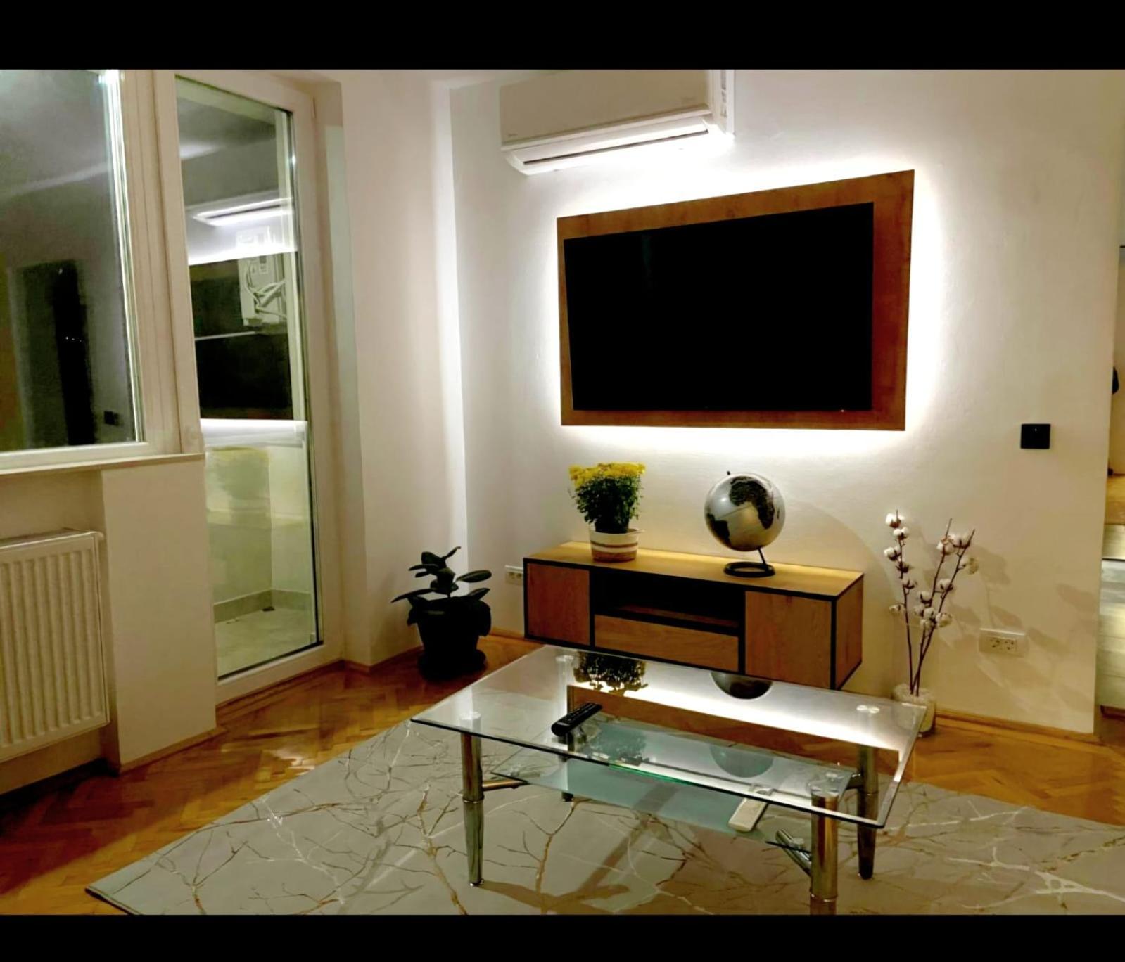 Casa Bella - Apartment In The City Center Arad Luaran gambar
